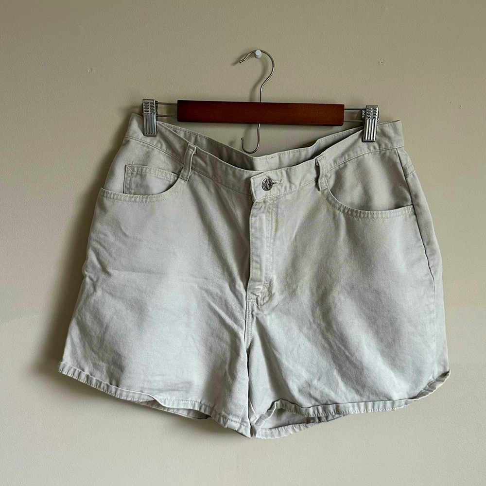 90s Khaki shorts